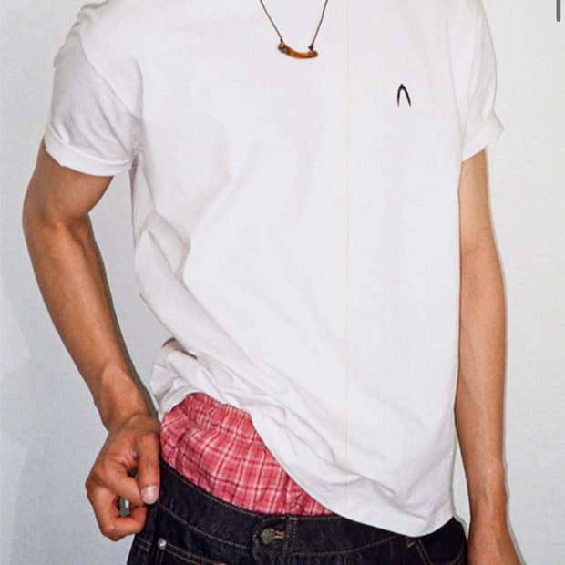 AAKAM Fitted top white