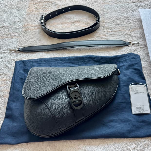 디올 남자 새들백 그레이니 레더 블랙