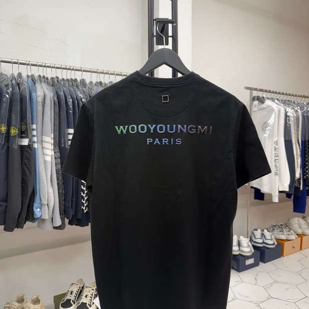 [44] 우영미 그라데이션 백로고 반팔티