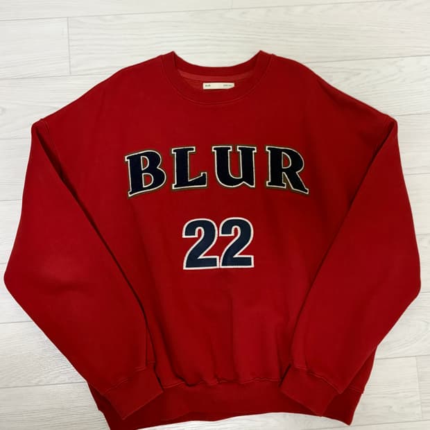 1) BLUR 맨투맨 레드