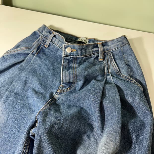 우먼M-L KIND 카인드 투턱 와이드벌룬핏 하이웨스트 데님팬츠