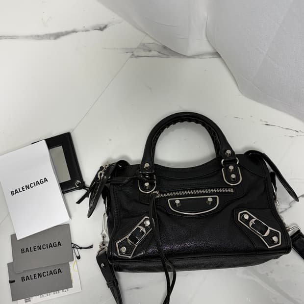 (정품) 발렌시아가 모터백 미니 블랙