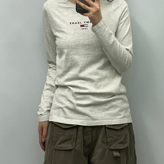 타미힐피거 센터로고 멜란지그레이 롱 슬리브
