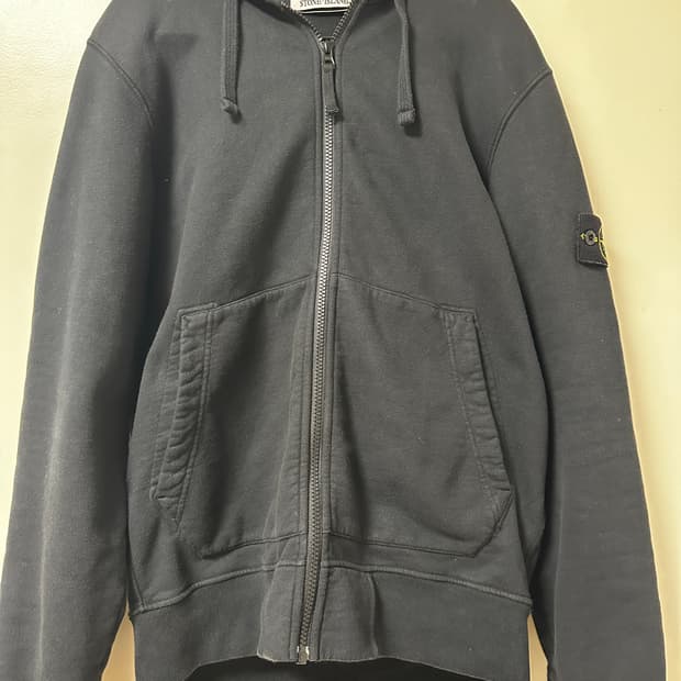 스톤아일랜드 후드집업 블랙