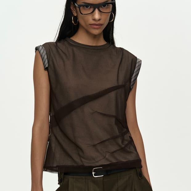 앤더슨벨 LAYERED MESH TUCK & DART TOP atb152