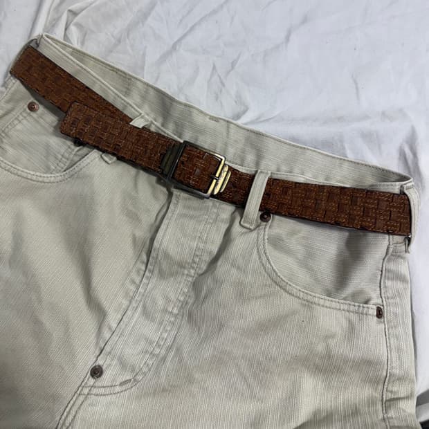 Cesare Paciotti 엠보 스티치 레더 벨트