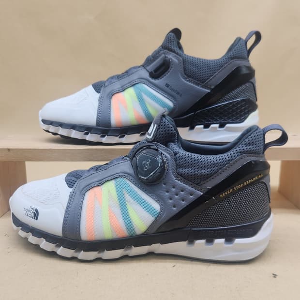 노스페이스 다이나믹 하이킹 트레킹화 245