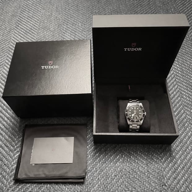 튜더 블랙베이 54 검정