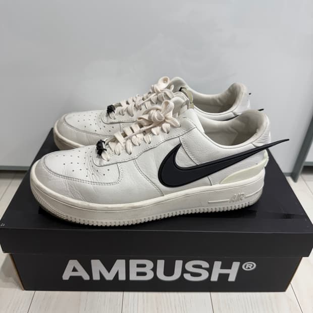 나이키 앰부쉬 275