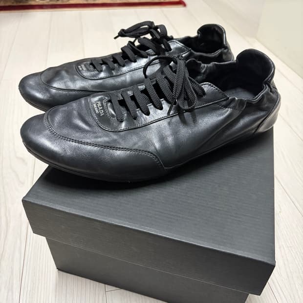 프라다 컬랩스 8판매합니다 