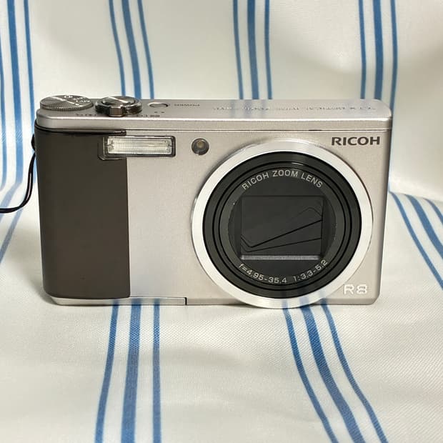 리코 R8 실버디카