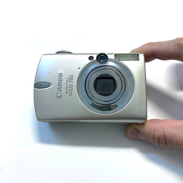 캐논 익서스 IXUS 750 디지털 카메라 (IXY 700)