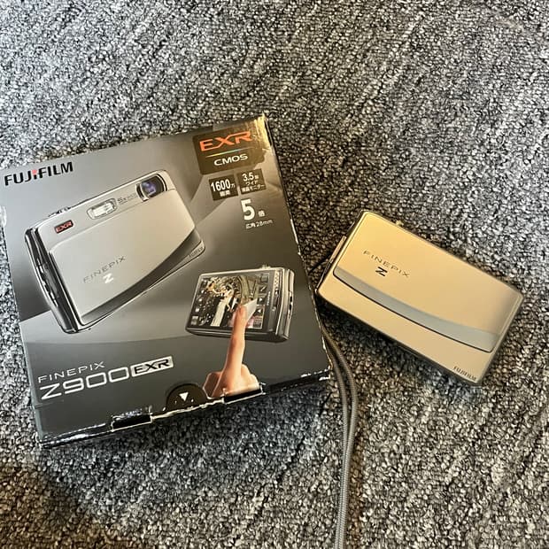 작례⭕️ S급 새상품 컨디션 후지필름 finepix z900exr