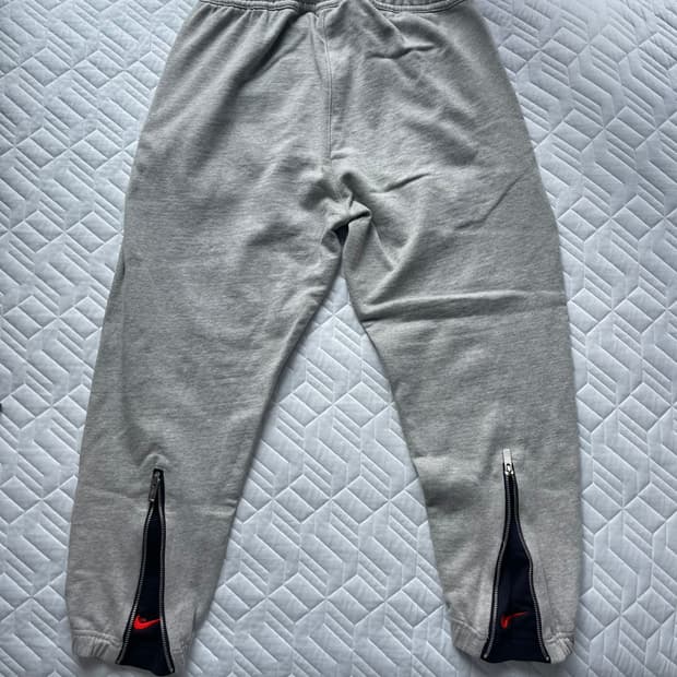나이키 조거 스웻팬츠 그레이
