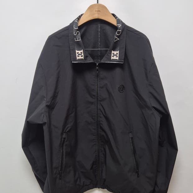 에스카다 와펜 하이넥 바람막이