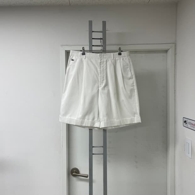 라코스테 화이트 반바지 90