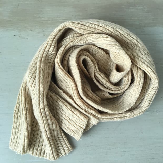 beige knit muffler
