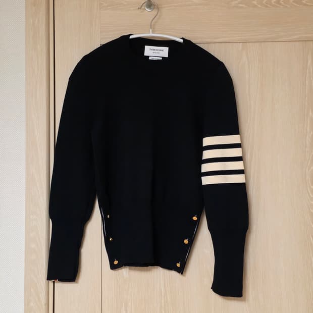 [55-66사이즈] 여성 톰브라운 밀라노스티치 금장 니트 3버튼 0사이즈