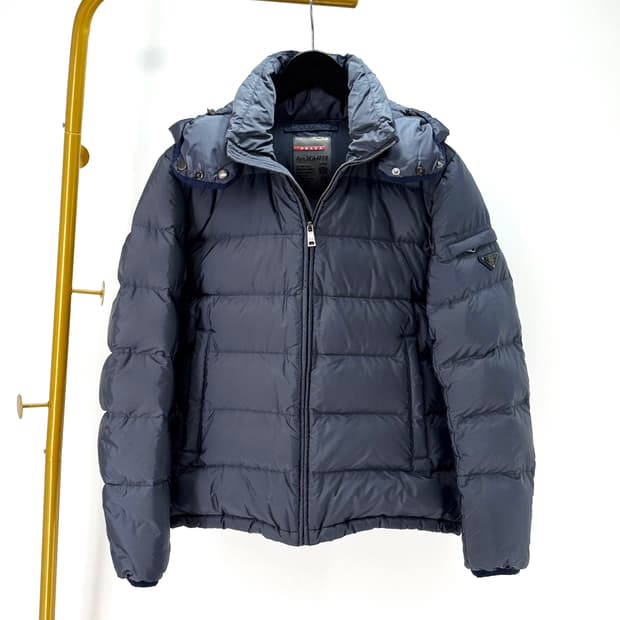 [46사이즈] 프라다 삼각로고 패딩 후드 자켓 (SGH719)