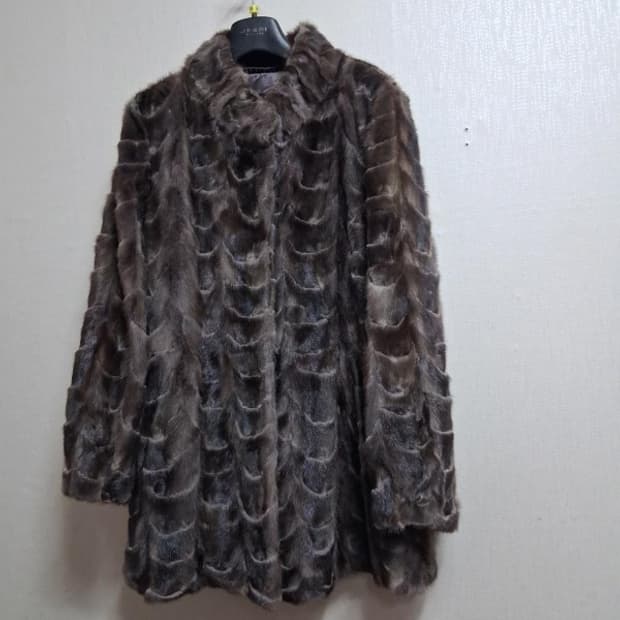 데미안 그레이  밍크코트 여성 66
국내판 데미안 브랜드 천연밍크모피쟈켓