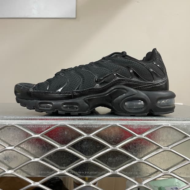나이키 에어맥스 플러스 트리플블랙 265 (gr-4398)