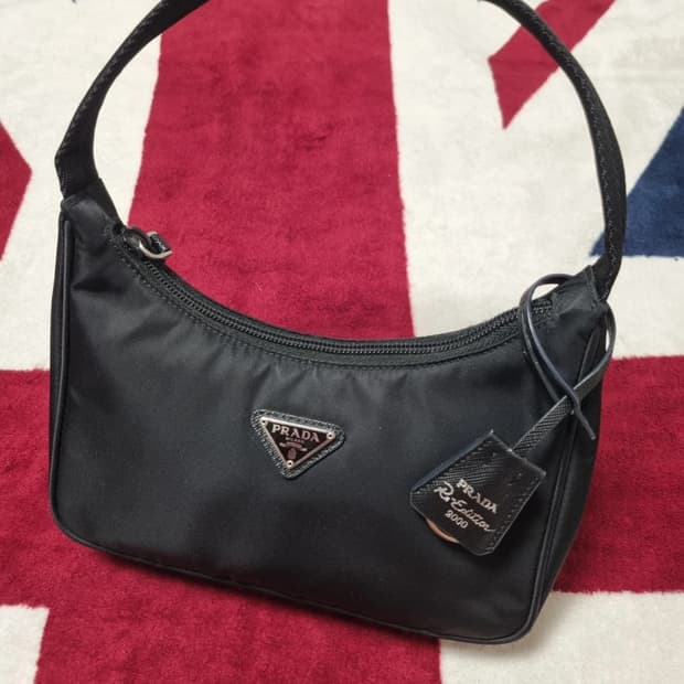 프라다 리에디션 2000 나일론 미니호보백