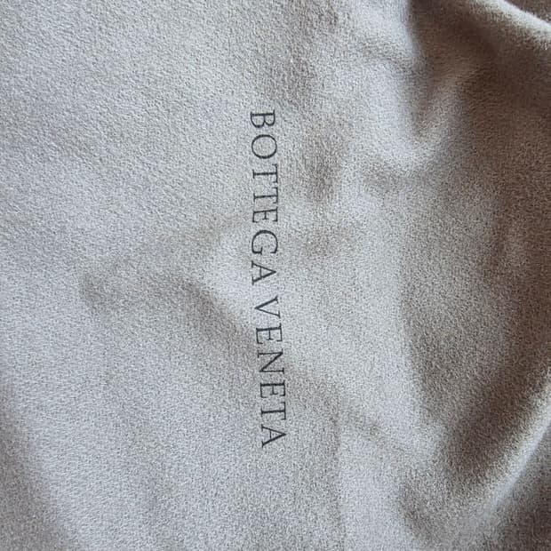 정품 보테가베네타 클러치백 남여공용