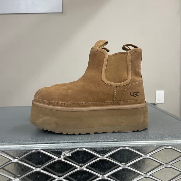 어그 뉴멜 플랫폼 첼시 부츠 체스트넛 230