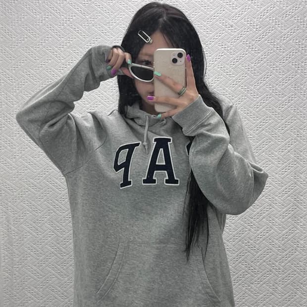 갭 올드스쿨 자수패치 로고플레이 기모 후드티 L C06846