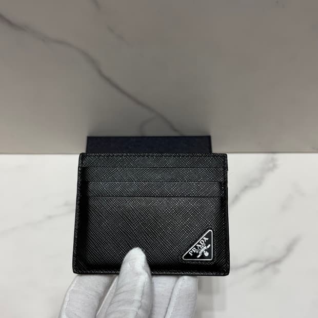 [정품] S급 프라다 트라이앵글 사피아노 카드지갑