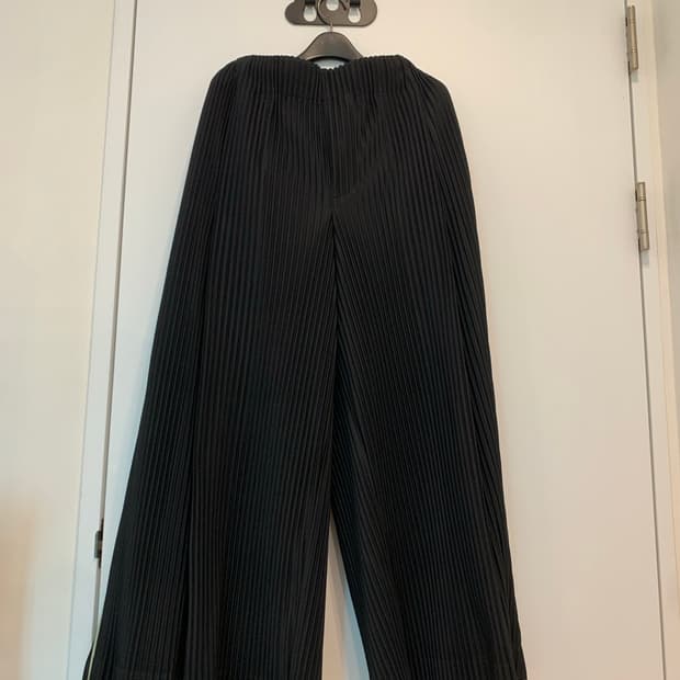 옴므플리세 하카마 팬츠 블랙 1