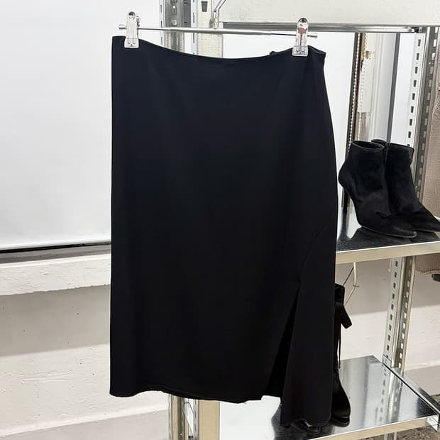 안나 몰리나리 슬릿 스커트