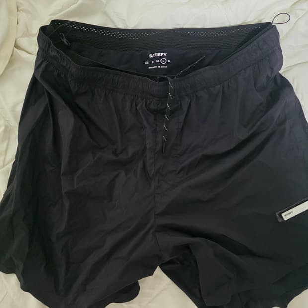 새티스파이 8인치 쇼츠 판매합니다 사이즈 L