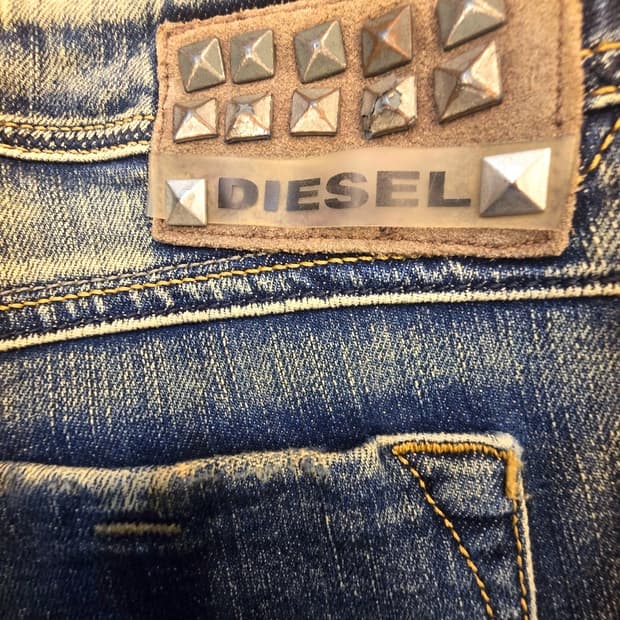 디젤(Diesel)이탈리아 프리미엄 인디고 로우라이즈 진