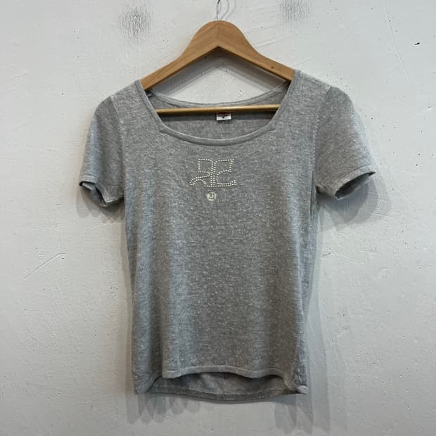 꾸레쥬 로고 앙고라 캐시미어 블렌드 반팔 니트 탑 