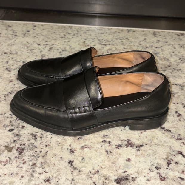 COS 블랙 레더 로퍼 37