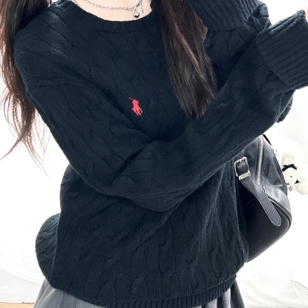 폴로 레드포니 블랙 케이블니트