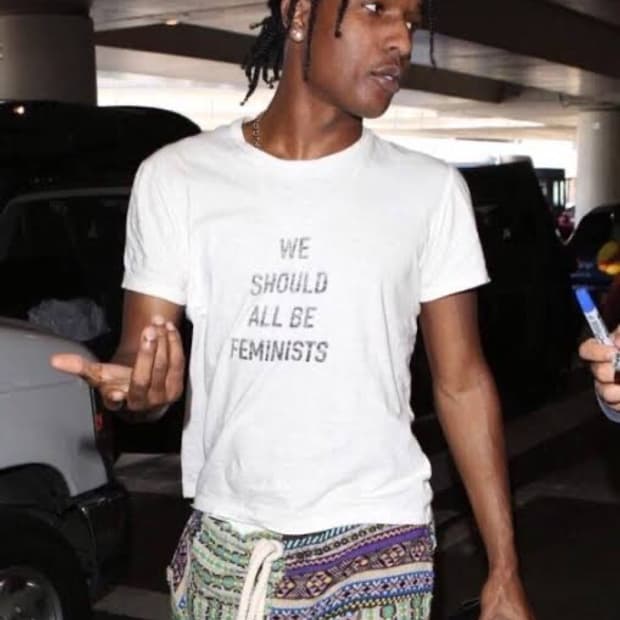 구매) 디올 페미니스트 티셔츠 구합니다