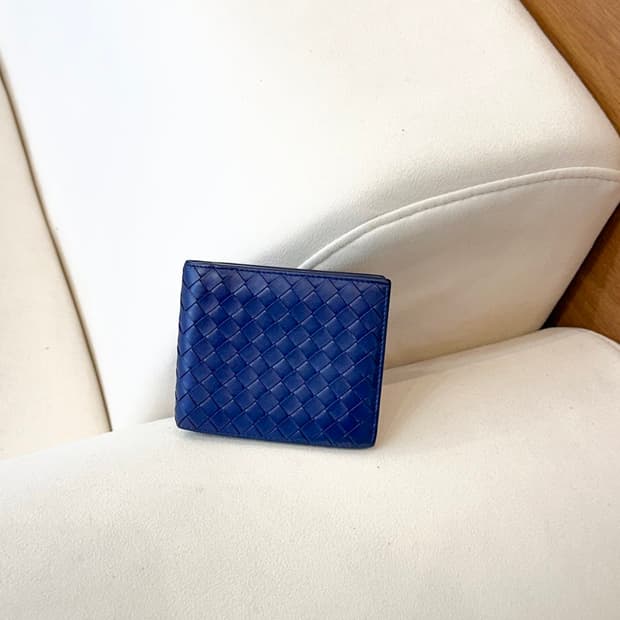 보테가베네타 인트레치아토 블루 레더 반지갑(정품)