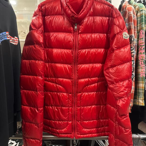 몽클레르 경량패딩 