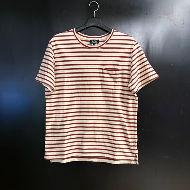 아페쎄 레드 스트라이프 티셔츠