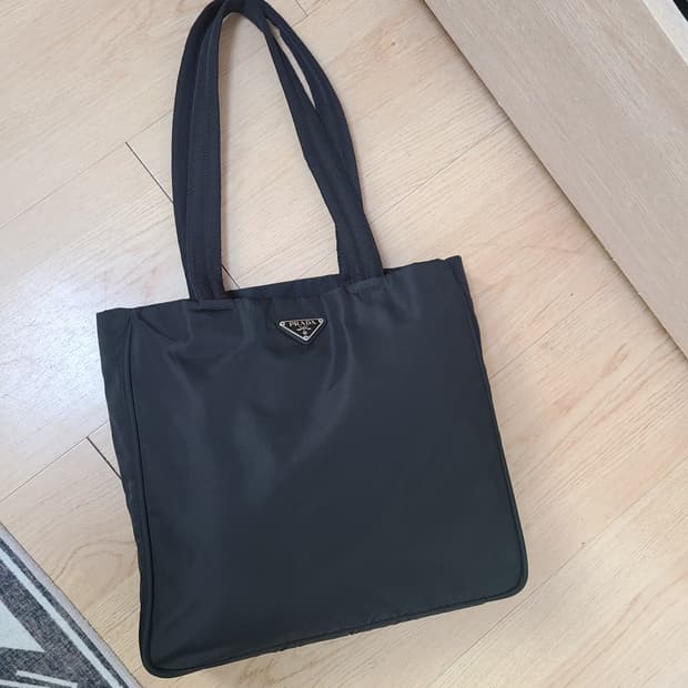 프라다 나일론 숄더백 ㅡ기본스타일