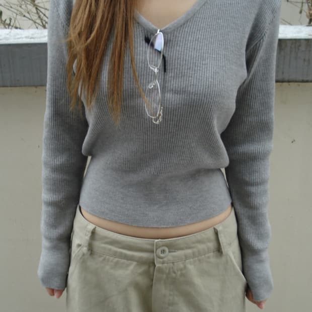 아워캐비넷 than v neck knit