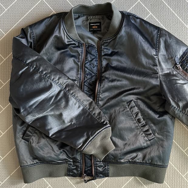 (25FW) 디스이즈네버댓 x 알파 인더스트리 MA-1 자켓 건메탈