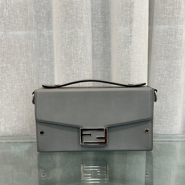 펜디 바게트 크로스백