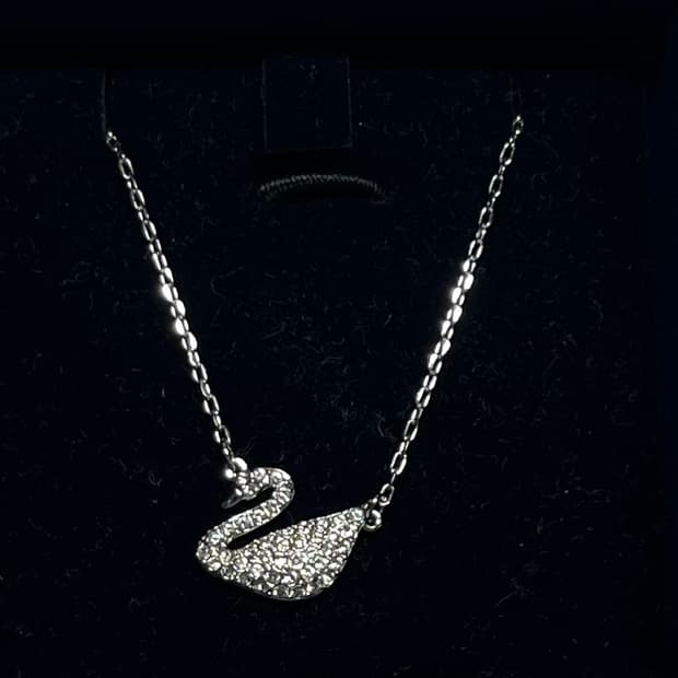 스와로브스키 스완 목걸이 (정품인증서+박스 포함)