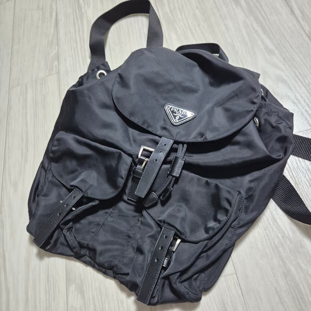 (정품) 프라다 나일론 미디움 백팩