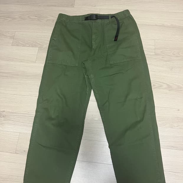 [32] 그라미치 루즈테이퍼드 팬츠 올리브