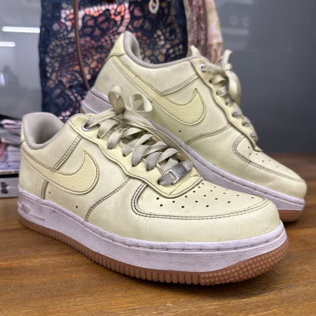 NIKE Air Force 1 (240)