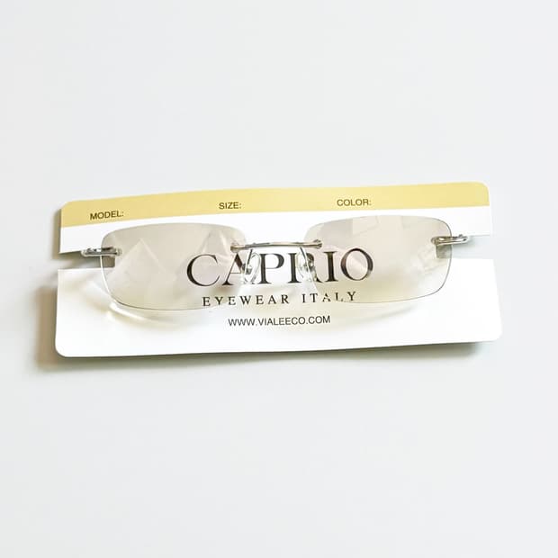 CAPRIO 무테 스퀘어 메탈 프레임 빈티지 틴트 선글라스